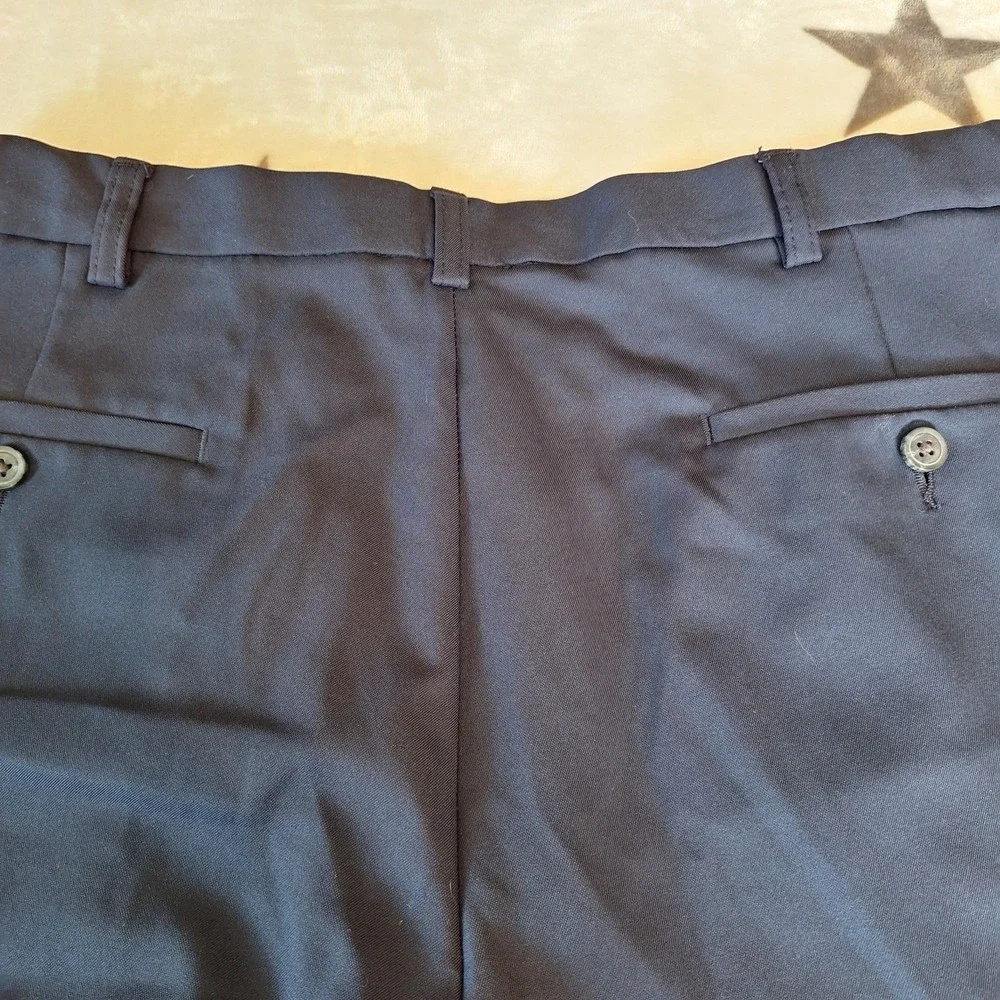 Haggar Mens Cool 18 Pro Golf Shorts Navy Active Size 36 Pleated Front